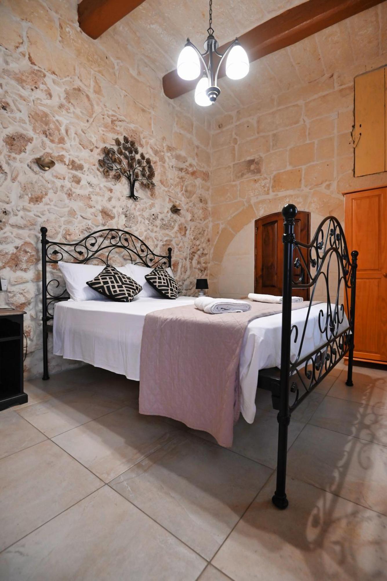 Xagħra The Cloisters Bed And Breakfast المظهر الخارجي الصورة